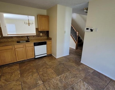 12339 Sweetbriar Place - Photo Thumbnail 3