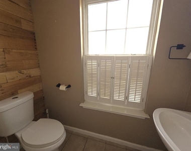 240 Mike Drive - Photo Thumbnail 16