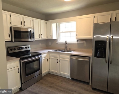 240 Mike Drive - Photo Thumbnail 10