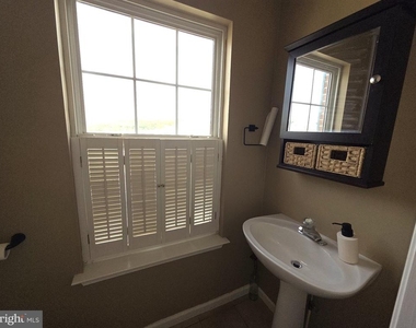 240 Mike Drive - Photo Thumbnail 14