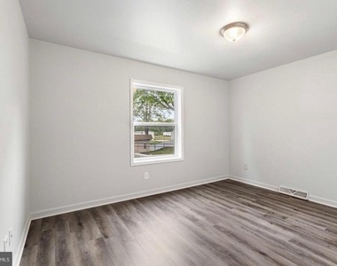 354 W Main Street - Photo Thumbnail 11