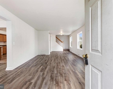 354 W Main Street - Photo Thumbnail 3
