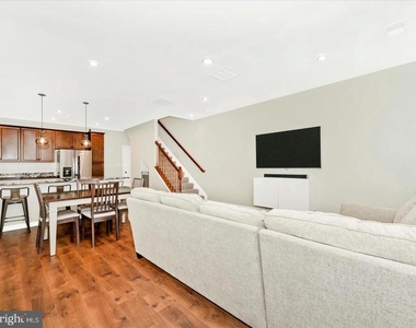9374 Seney Ln - Photo Thumbnail 3