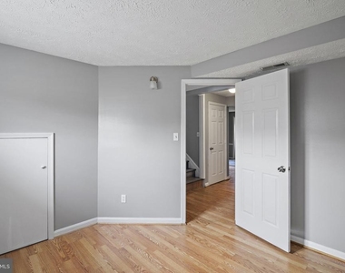 50 Parkhill Place - Photo Thumbnail 21