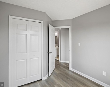 50 Parkhill Place - Photo Thumbnail 14