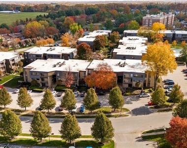 3 Stonehenge Circle - Photo Thumbnail 5