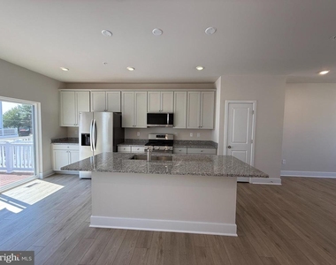 7815 Barrensdale Road - Photo Thumbnail 7