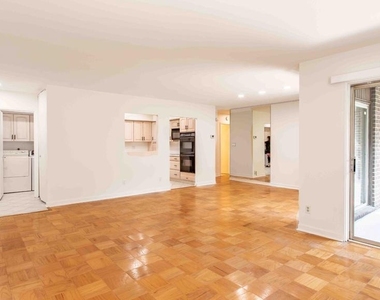 29 Stonehenge Circle - Photo Thumbnail 1