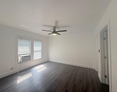 126 Smith Ln - Photo Thumbnail 2