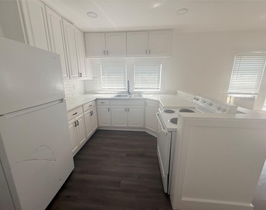 126 Smith Ln - Photo Thumbnail 6