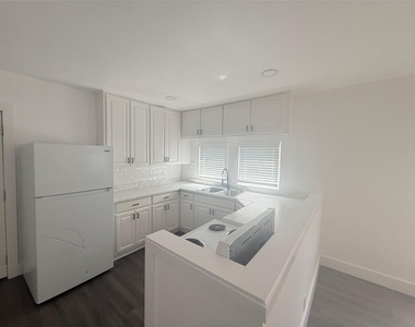 126 Smith Ln - Photo Thumbnail 4