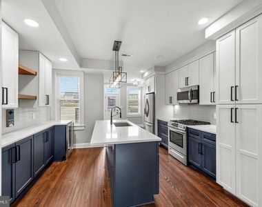 609 Grundy Street - Photo Thumbnail 8