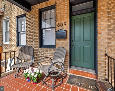 609 Grundy Street - Photo Thumbnail 4