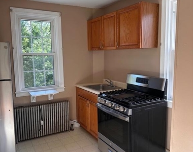 3034 Pinewood Avenue - Photo Thumbnail 4