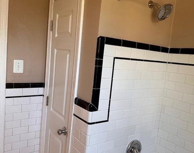 3034 Pinewood Avenue - Photo Thumbnail 8