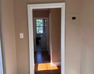 3034 Pinewood Avenue - Photo Thumbnail 16