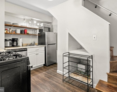 308 S Castle Street - Photo Thumbnail 8