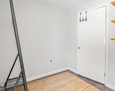308 S Castle Street - Photo Thumbnail 17