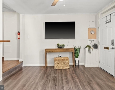 308 S Castle Street - Photo Thumbnail 5