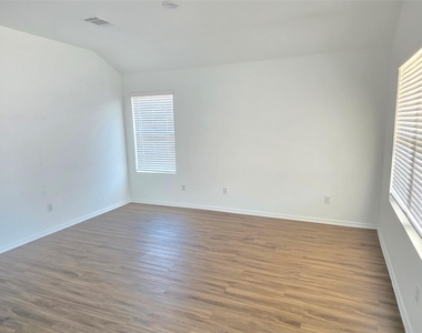 3305 Dusted Daisey St - Photo Thumbnail 16