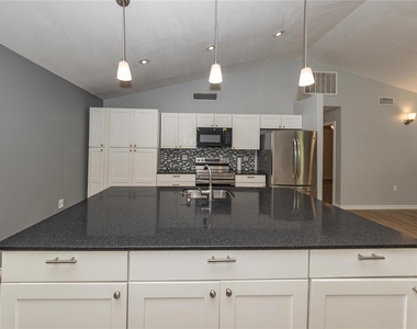 400 Unit A Oak Knob Dr - Photo Thumbnail 7