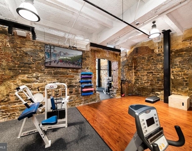 521 Saint Paul Street - Photo Thumbnail 6