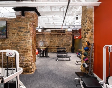 521 Saint Paul Street - Photo Thumbnail 4