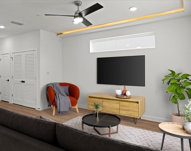 104 Creekside Trl - Photo Thumbnail 8