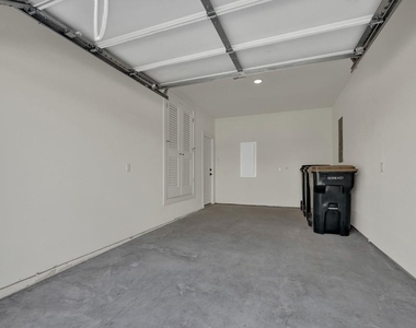 104 Creekside Trl - Photo Thumbnail 30