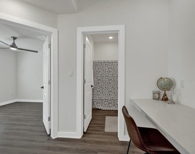 104 Creekside Trl - Photo Thumbnail 23