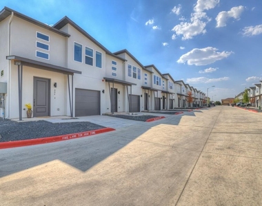 104 Creekside Trl - Photo Thumbnail 31