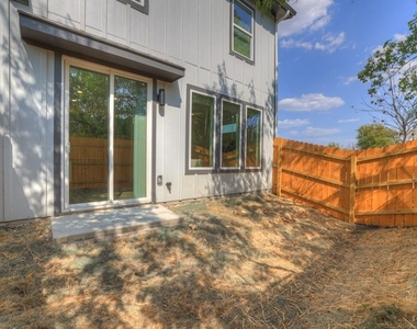 104 Creekside Trl - Photo Thumbnail 29