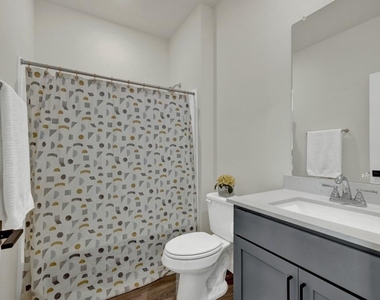 104 Creekside Trl - Photo Thumbnail 24