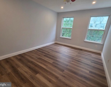 2749 Middle Neck Road - Photo Thumbnail 6