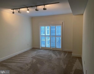 5 Park Place - Photo Thumbnail 22