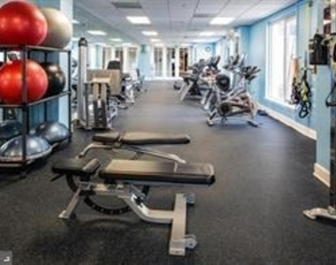 5 Park Place - Photo Thumbnail 33