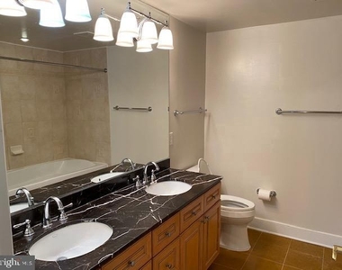 5 Park Place - Photo Thumbnail 19