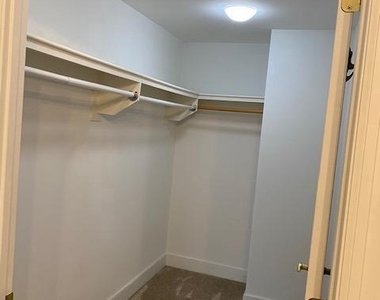 5 Park Place - Photo Thumbnail 23