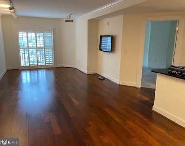 5 Park Place - Photo Thumbnail 15