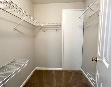 2457 Nantucket Drive - Photo Thumbnail 13
