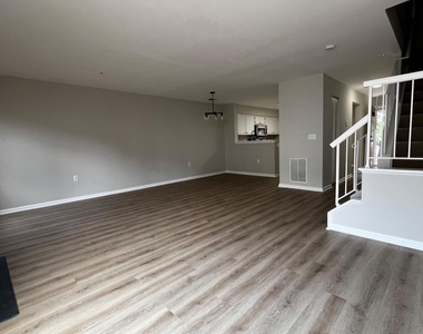 2457 Nantucket Drive - Photo Thumbnail 6