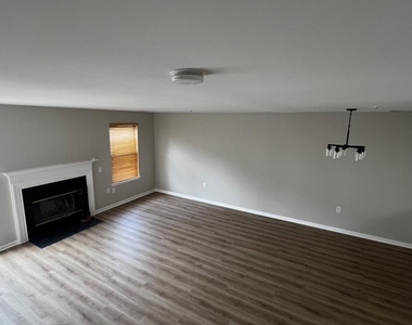 2457 Nantucket Drive - Photo Thumbnail 9