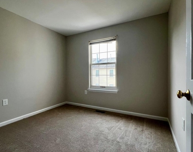 2457 Nantucket Drive - Photo Thumbnail 17