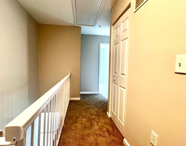 2457 Nantucket Drive - Photo Thumbnail 10