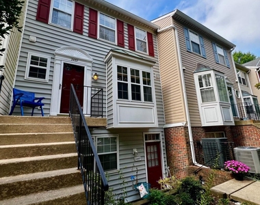 2457 Nantucket Drive - Photo Thumbnail 2