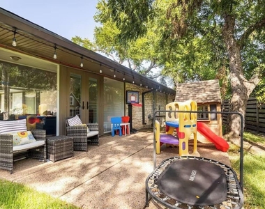 6102 Cherrylawn Cir - Photo Thumbnail 19
