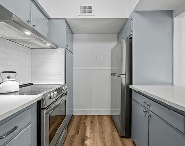 2401 Winsted Ln - Photo Thumbnail 10