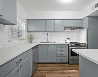 2401 Winsted Ln - Photo Thumbnail 8