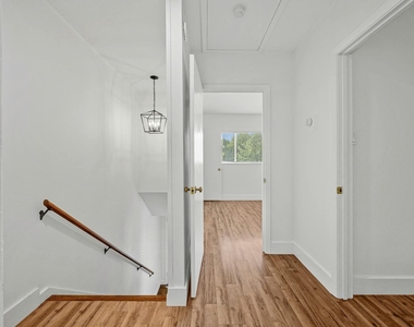 2401 Winsted Ln - Photo Thumbnail 12