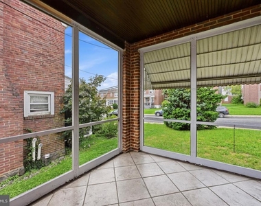 309 W 38th Street - Photo Thumbnail 7